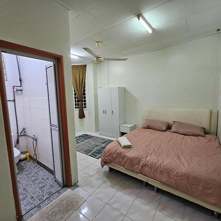 Ruhani Homestay 3 Kb - 4 Bedroom Fully Airconditioned With Wifi & Netflix Kota Bharu Exterior foto