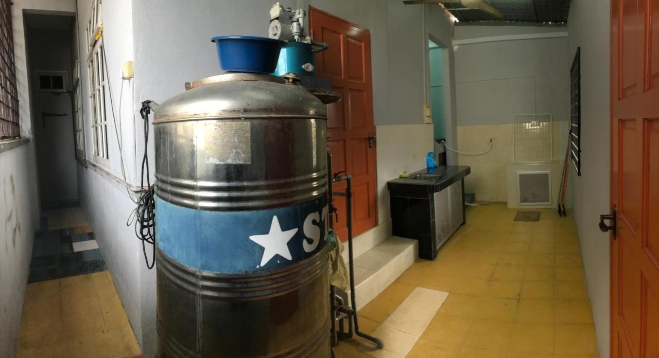 Ruhani Homestay 3 Kb - 4 Bedroom Fully Airconditioned With Wifi & Netflix Kota Bharu Exterior foto