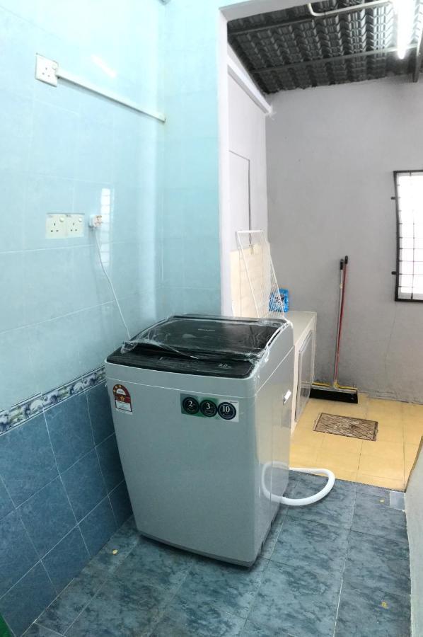 Ruhani Homestay 3 Kb - 4 Bedroom Fully Airconditioned With Wifi & Netflix Kota Bharu Exterior foto