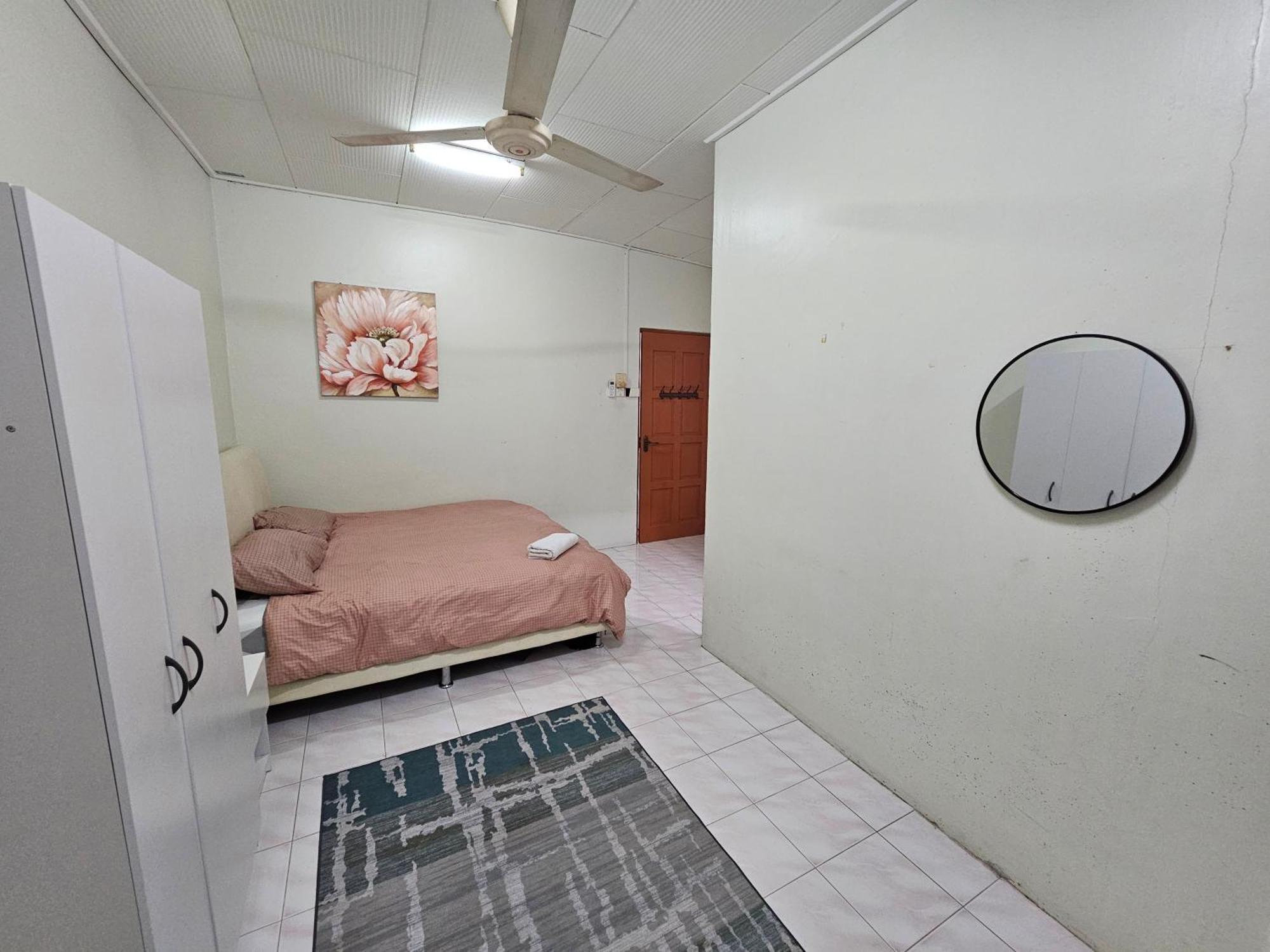 Ruhani Homestay 3 Kb - 4 Bedroom Fully Airconditioned With Wifi & Netflix Kota Bharu Exterior foto