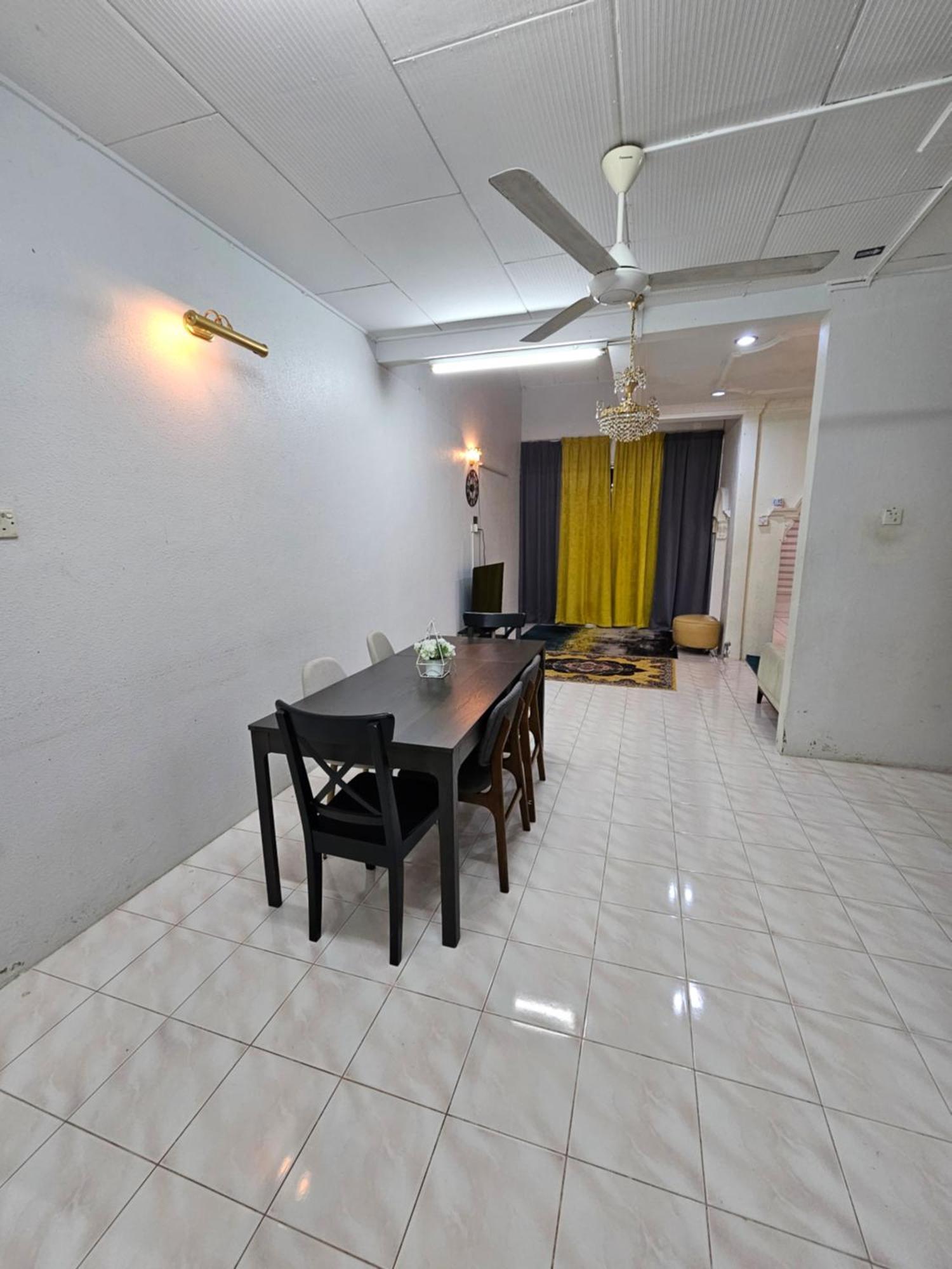 Ruhani Homestay 3 Kb - 4 Bedroom Fully Airconditioned With Wifi & Netflix Kota Bharu Exterior foto
