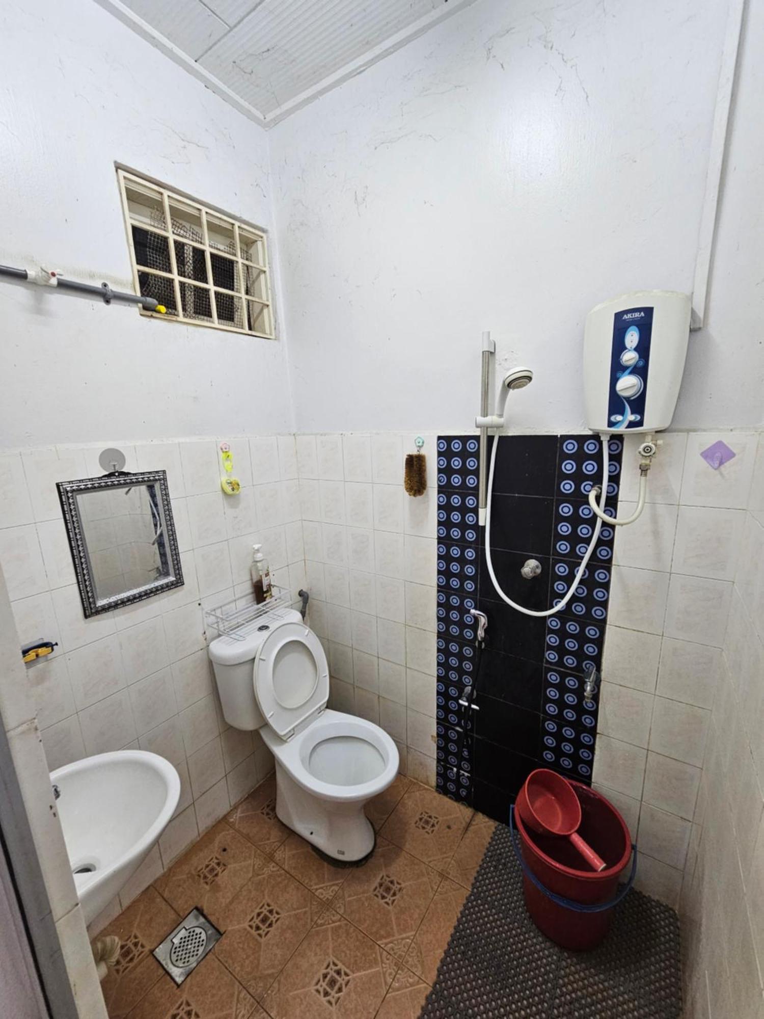 Ruhani Homestay 3 Kb - 4 Bedroom Fully Airconditioned With Wifi & Netflix Kota Bharu Exterior foto